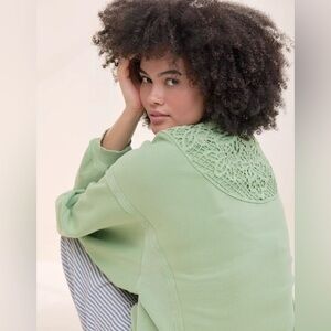 Aerie keep it light crotchet crew sweatshirt - leaf green